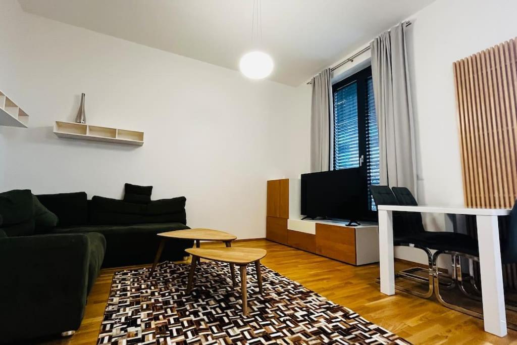 Apartment Holesovice, Garden, Garage 布拉格 外观 照片