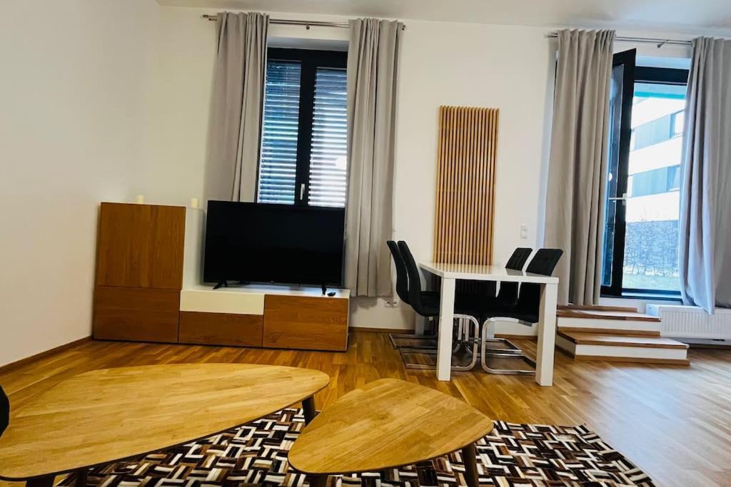 Apartment Holesovice, Garden, Garage 布拉格 外观 照片
