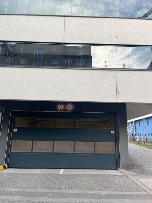 Apartment Holesovice, Garden, Garage 布拉格 外观 照片
